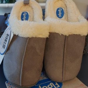 Women's slippers Sz 8